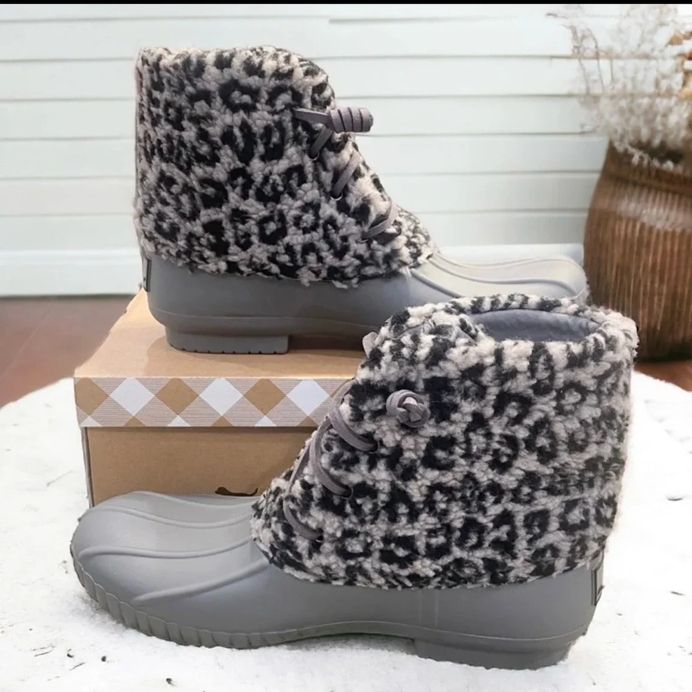NEW Simply Southern Women’s Gray/Black Duck Boots - Size 7